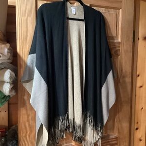 Croft & Barrow Tan and Black Poncho